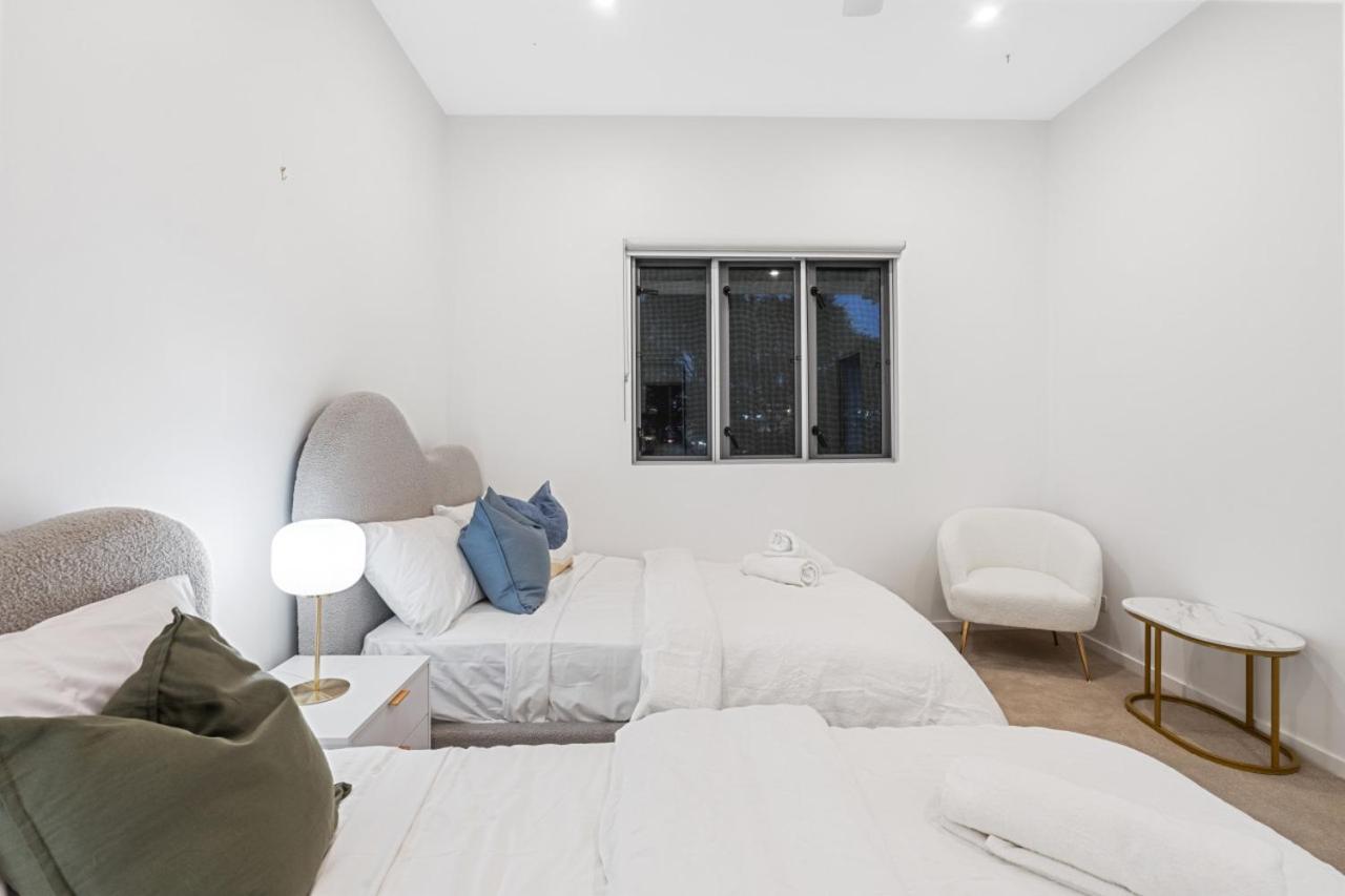 The Hampton Retreat - 6br 16 Guest Pet Friendly House *
