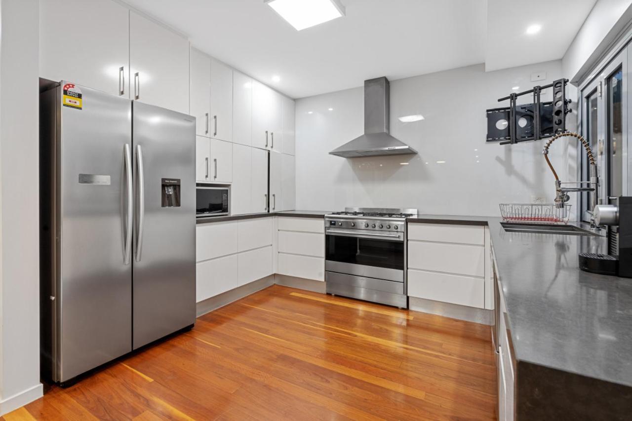 Holiday home The Hampton Retreat - 6br 16 Guest Pet Friendly House